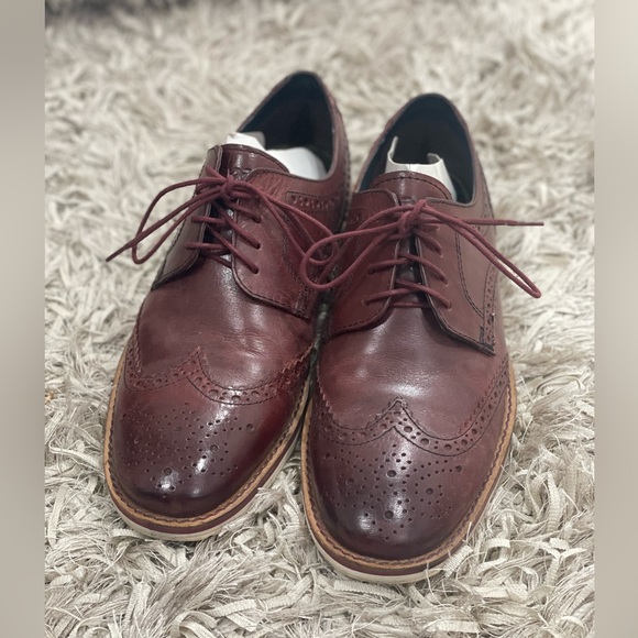 CREVO - MENS SIZE 8 - NELSON WINGTIP - OXFORD BORDO - LEATHER DRESS SHOES - Picture 1 of 5